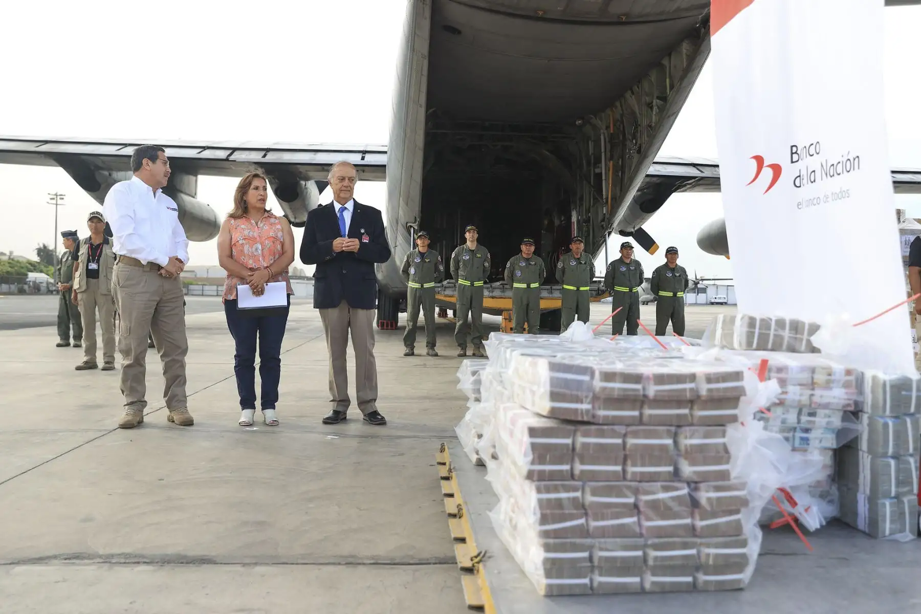 Presidenta Dina Boluarte participa en el embarque de remesas de efectivo para la región Puno.
Foto: ANDINA/Prensa Presidencia