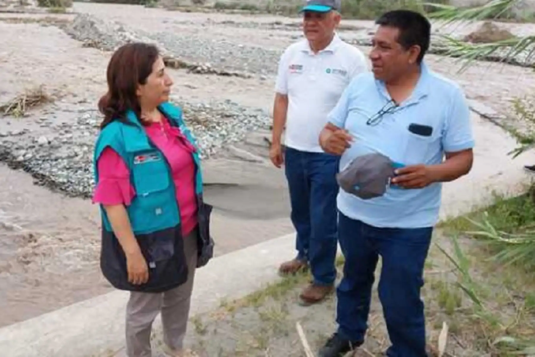 Un equipo del Organismo Técnico de la Administración de los Servicios de Saneamiento (Otass) supervisó la ejecución de acciones por parte de la EPS Semapach para abastecer con agua potable a más de 160,000 pobladores de la provincia iqueña de Chincha, luego de la suspensión del servicio a causa de la turbidez en el recurso generada por el crecimiento del nivel del río San Juan a raíz de las lluvias.