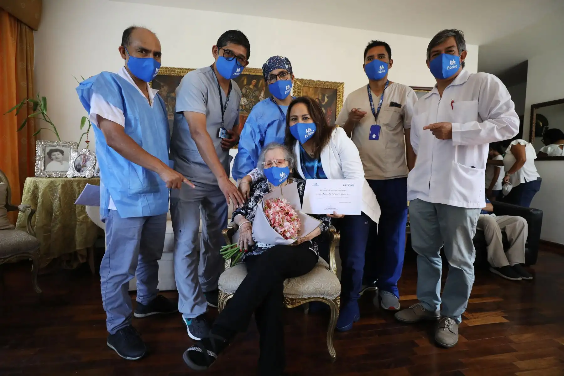 EsSalud Padomi: pacientes mayores de 100 años recibirán visita de equipo 5 especialistas durante un mes, a fin de mejorar su calidad de vida.
Foto: EsSalud