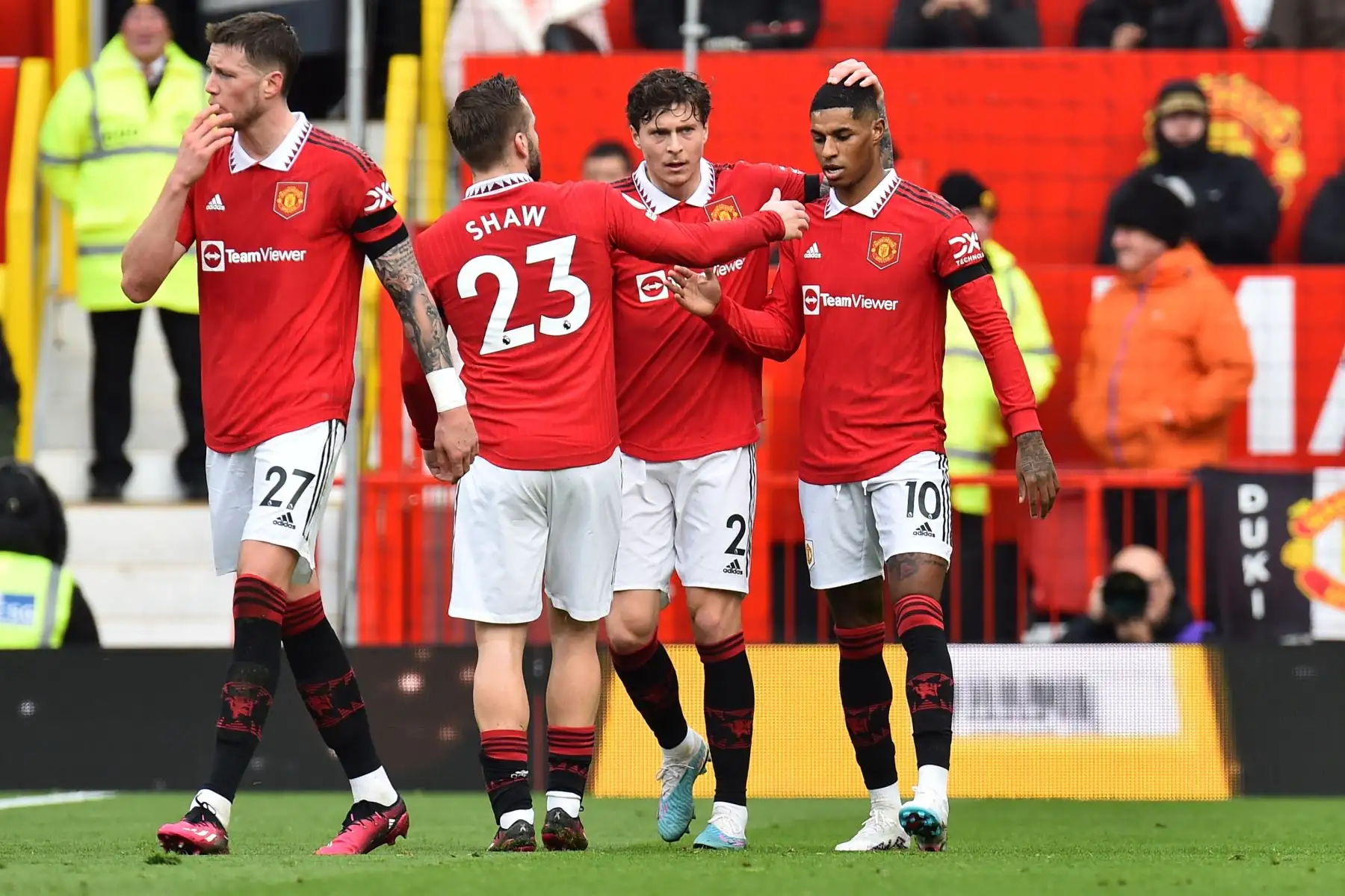 Marcus Rashford del Manchester United celebra tras anotar durante el partido de fútbol de la Premier League inglesa entre el Manchester United y el Leicester City en Manchester, Gran Bretaña.
Foto: EFE