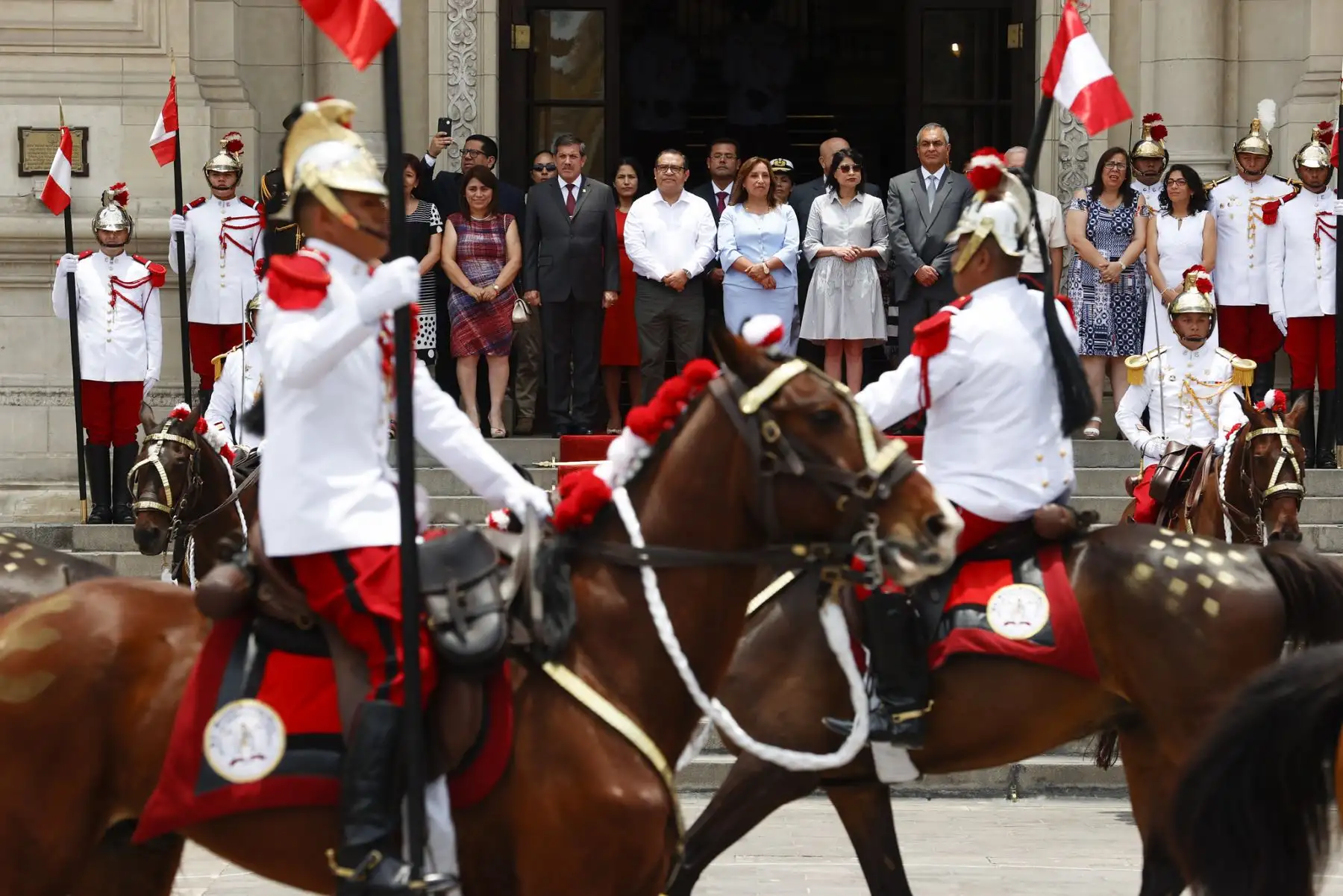Presidenta Dina Boluarte lideró tradicional Cambio de Guardia a Caballo a cargo del Regimiento de Caballería "Mariscal Domingo Nieto".
Foto: ANDINA/Prensa Presidencia