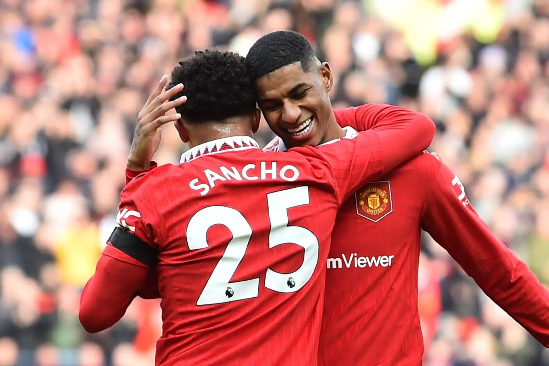 Marcus Rashford del Manchester United celebra tras anotar durante el partido de fútbol de la Premier League inglesa entre el Manchester United y el Leicester City en Manchester, Gran Bretaña.
Foto: EFE