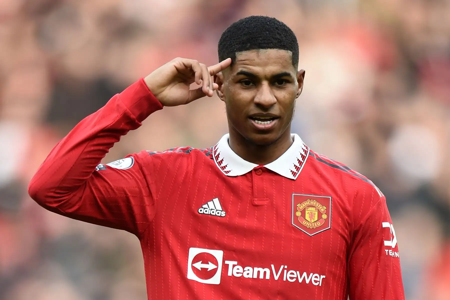 Marcus Rashford del Manchester United celebra tras anotar durante el partido de fútbol de la Premier League inglesa entre el Manchester United y el Leicester City en Manchester, Gran Bretaña.
Foto: EFE