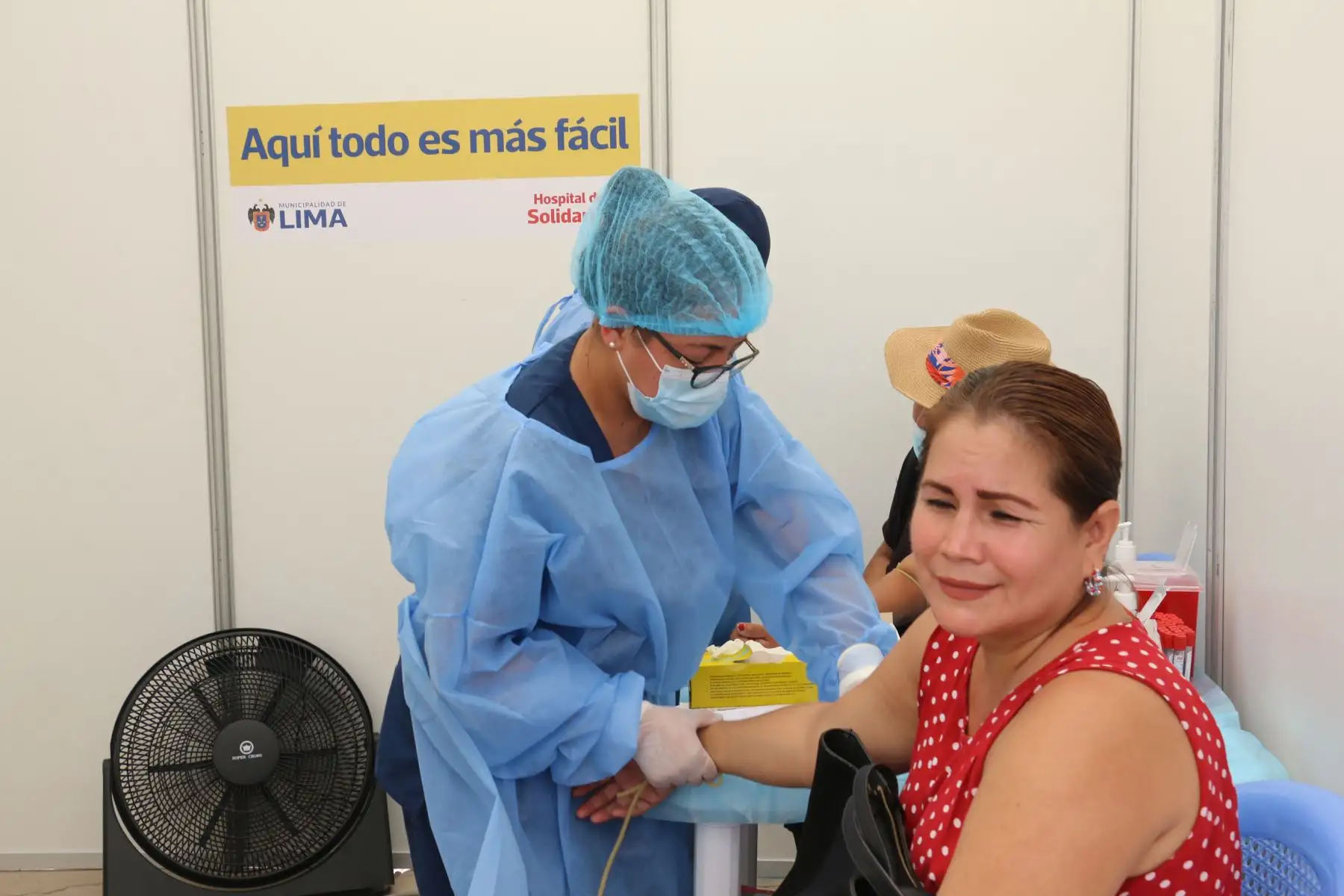 Este domingo 19 de febrero se llevo a cabo  atenciones médicas gratuitas  así como otros servicios sociales  en beneficio de  los vecinos de Pamplona Alta de San Juan de Miraflores,  siendo esta la cuarta campaña de salud “Familias Saludables”, iniciativa de Rafael López Aliaga, participan en esta mega campaña el Hospital de la Solidaridad, liderada por el Dr. Luis Rubio Idrogo,  La Gerencia de desarrollo Social, Gerencia de Participación, la Sub Gerencia de Programas Alimentarios, Lima Educa y el apoyo de apoyo de la Municipalidad de San Juan de Miraflores. 
Foto:Andina/Difusión