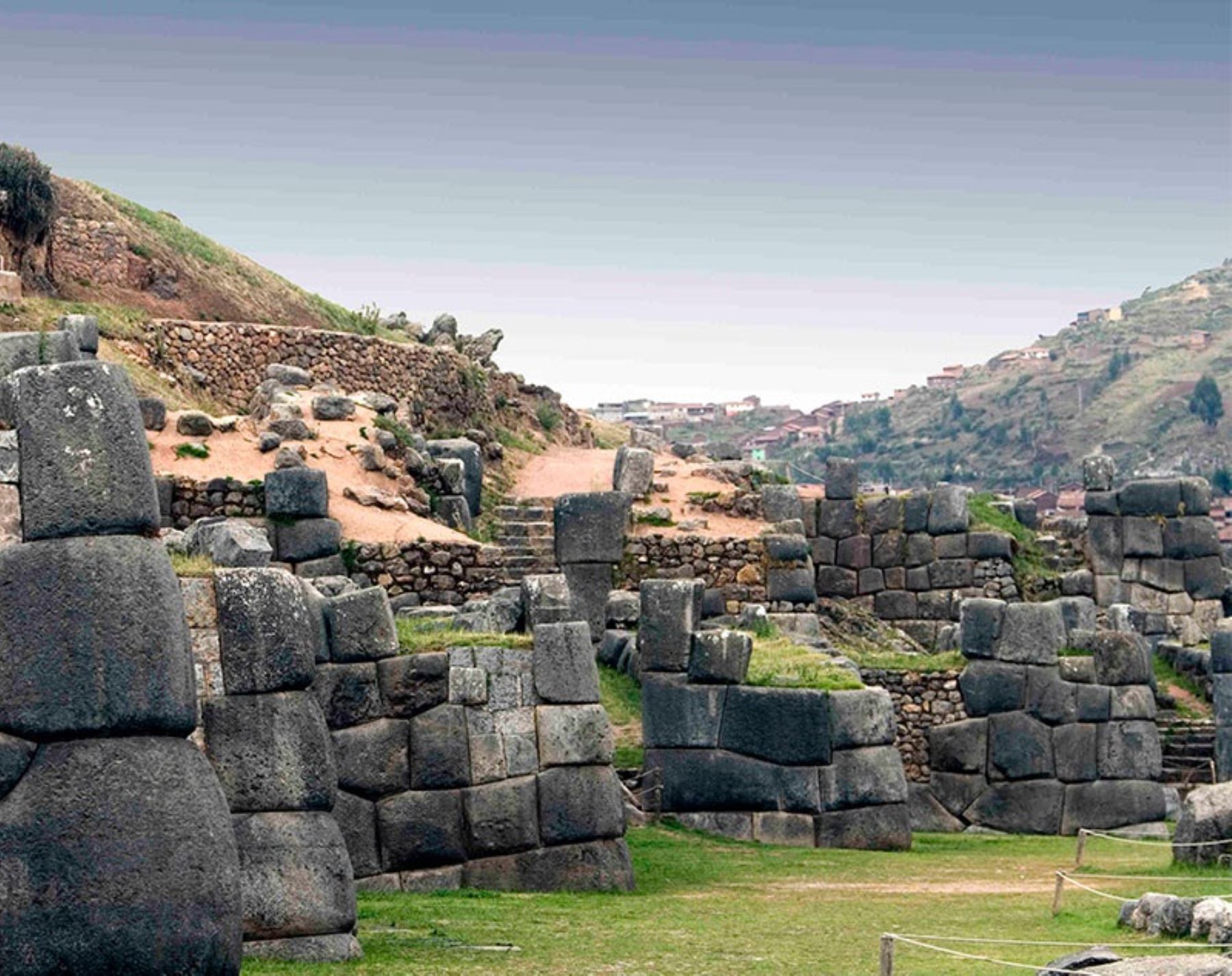 La impresionante fortaleza de Sacsayhuamán es uno de los parques arqueológicos de Cusco a los que se puede ingresar con el boleto turístico que se promocionará con el 50 % de descuento para promover el arribo de más visitantes a Cusco.
