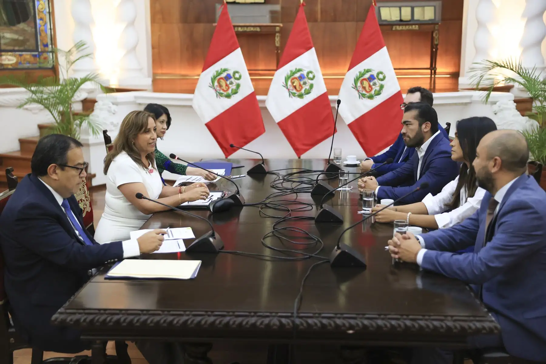 Presidenta Dina Boluarte sostuvo reunión de trabajo con representantes del partido político Fe
en el Perú. Foto: ANDINA/ Prensa Presidencia