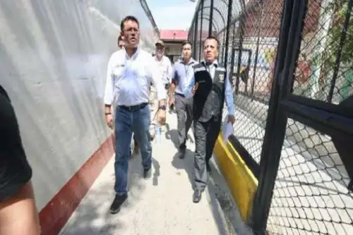 El ministro José Tello supervisó el centro juvenil, penal de la ciudad, la Defensa Pública y sede de la Sunarp.