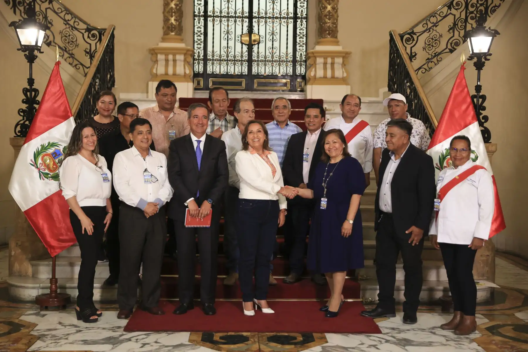 Presidenta Dina Boluarte sostuvo una reunión de trabajo con la presidenta de la Asociación de la Pequeña Empresa PYME Perú. Foto: ANDINA/ Prensa Presidencia