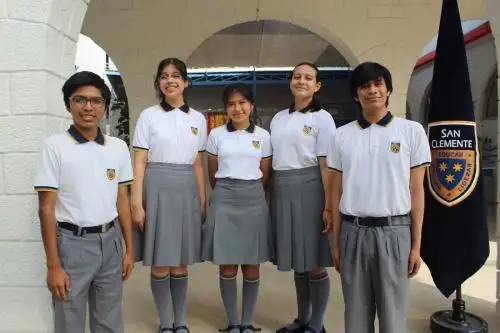 Escolares ganan mundial de debate en español. Foto: ANDINA/difusión.