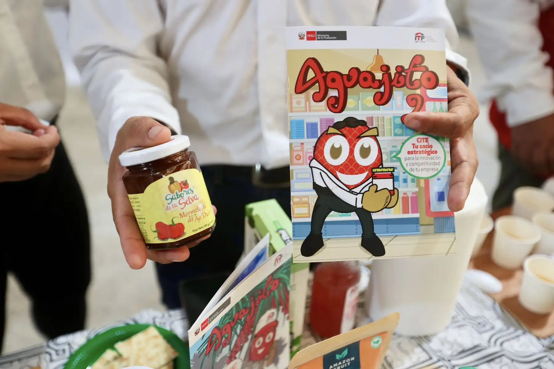Diversos productos innovadores elaborados en diferentes regiones.

Foto: ANDINA/Ricardo Cuba
