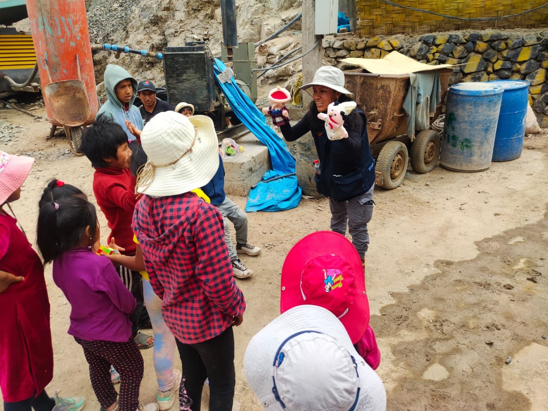 Brigadas de Salud atendieron a más de 600 personas afectadas por los huaicos en la región Arequipa.