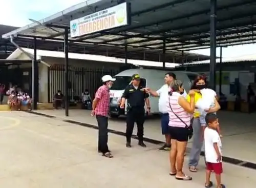 Más de 120 personas son atendidas de emergencia en el hospital JAMO de Tumbes afectadas por enfermedades diarreicas agudas a causa de las altas temperaturas que afectan a esa región. Foto: Milagros Rodríguez.