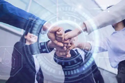 El líder transformacional sabe trabajar en equipo para conseguir las metas de la empresa. Foto: ANDINA/difusión.
