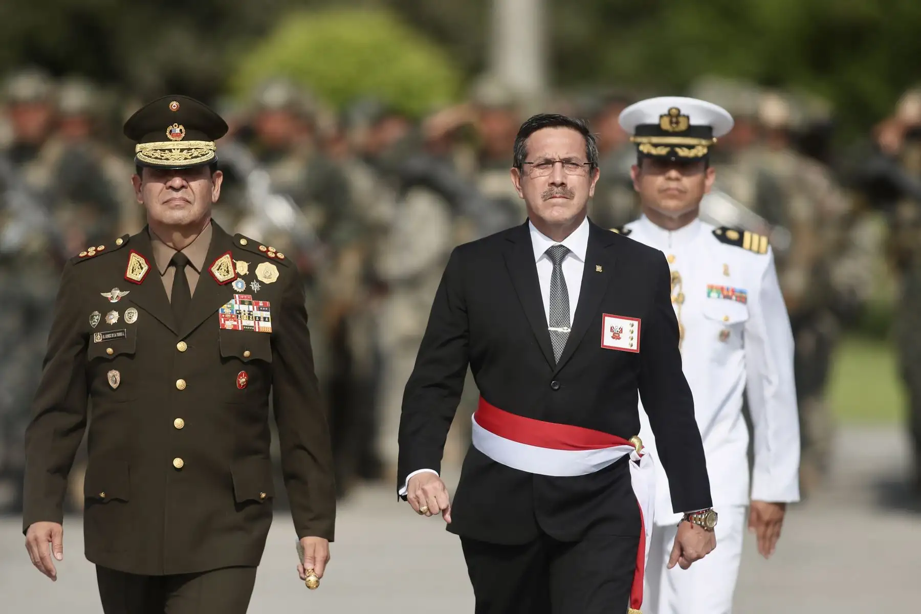 El ministro de Defensa, Jorge Chávez Cresta, presidió ceremonia por el 28° aniversario de las operaciones del Alto Cenepa.
También estuvieron presentes el titular del Congreso, José Williams Zapata; y el ministro del Interior, Vicente Romero.

Foto: ANDINA/Ricardo Cuba