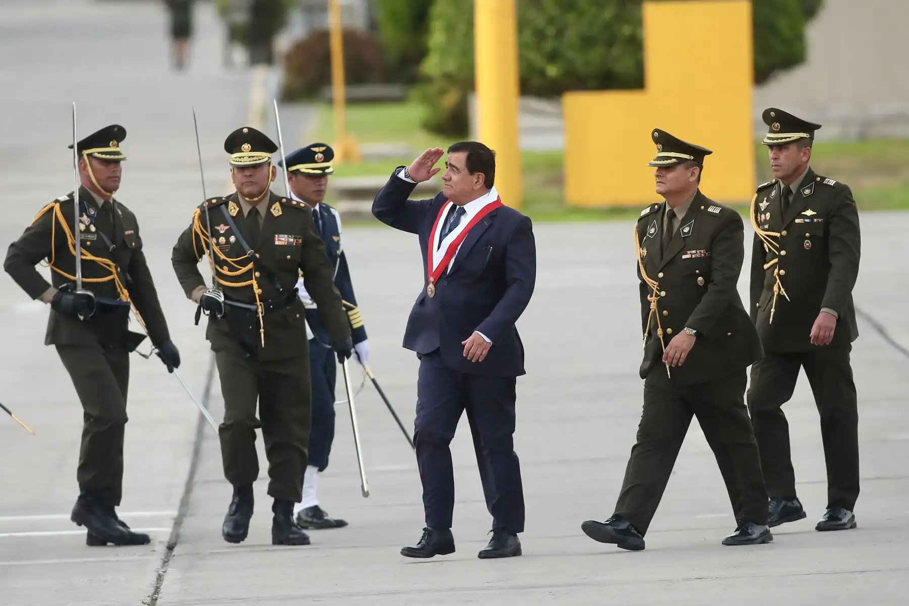 El ministro de Defensa, Jorge Chávez Cresta, presidió ceremonia por el 28° aniversario de las operaciones del Alto Cenepa.
También estuvieron presentes el titular del Congreso, José Williams Zapata; y el ministro del Interior, Vicente Romero.

Foto: ANDINA/Ricardo Cuba