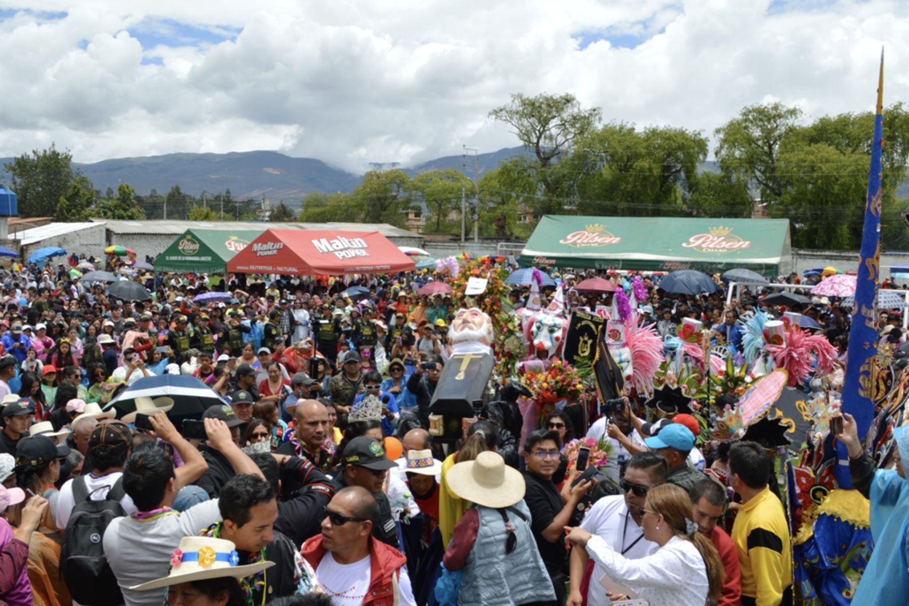 La multitudinaria despedida a Ño Carnavalón, personaje central del Carnaval de Cajamarca, se efectuó en el estadio municipal de Los Baños del Inca. Foto: ANDINA/Cortesía Eduard Lozano