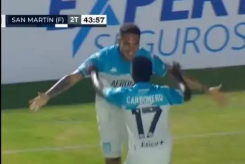 El "Depredador", de 39 años, anotó su primer gol con la camiseta del Racing Club. Foto: Captura TV