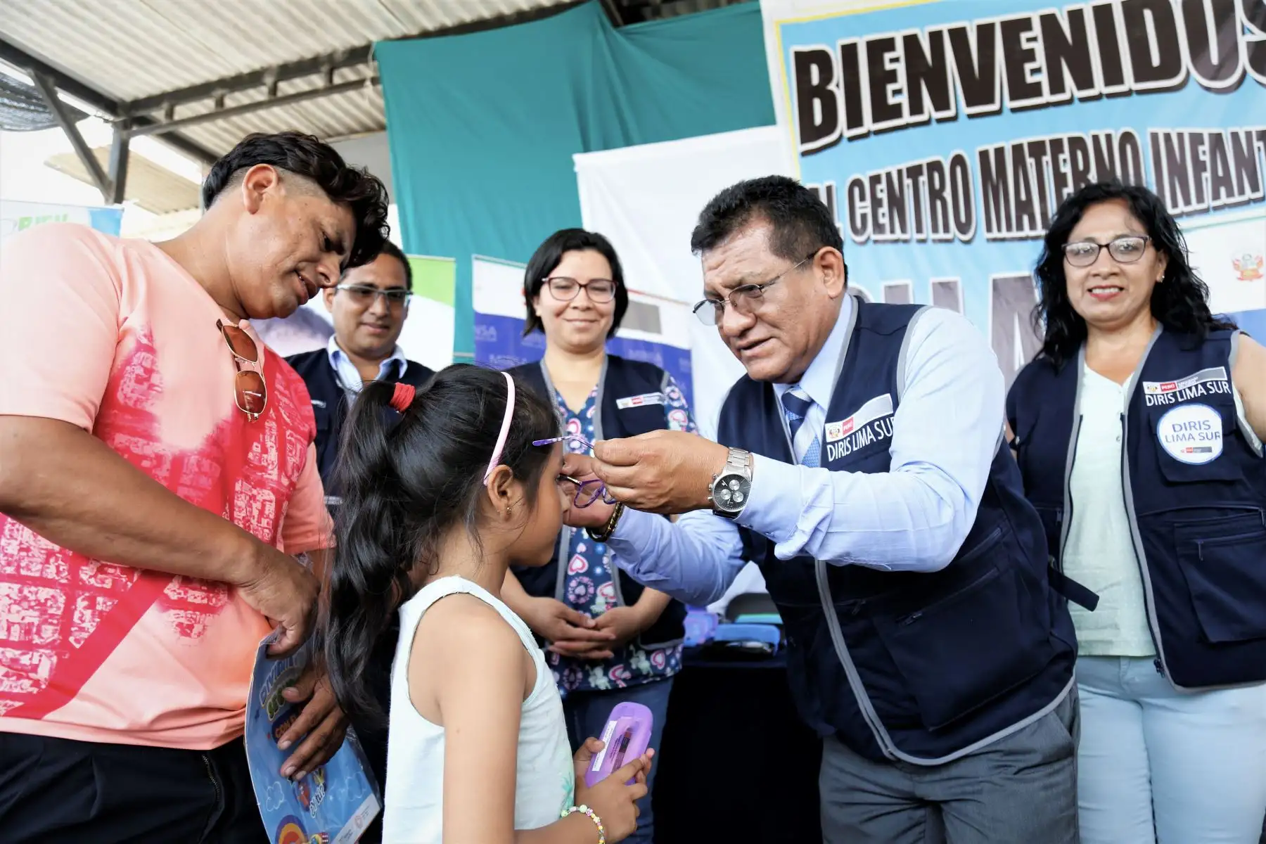 A fin de iniciar el tratamiento de deficiencia visual en niños y niñas de 3 a 11 años, el Ministerio de Salud (Minsa), a través de la Dirección de Redes Integradas de Salud (Diris) Lima sur, entregó 58 lentes correctores en el Centro Materno Infantil Ollantay, en San Juan de Miraflores, en el marco del Buen Inicio del Año Escolar 2023.
Foto: ANDINA/Minsa