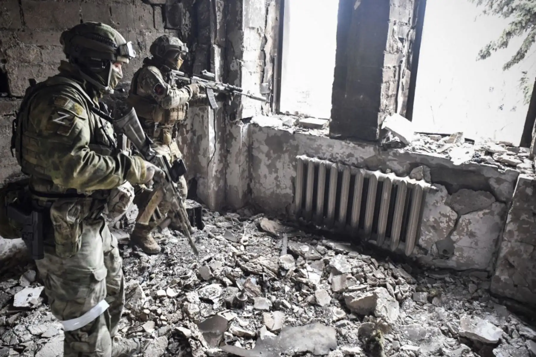 Torturas a prisioneros y ejecuciones extrajudiciales son parte del horror de la guerra. Foto: AFP