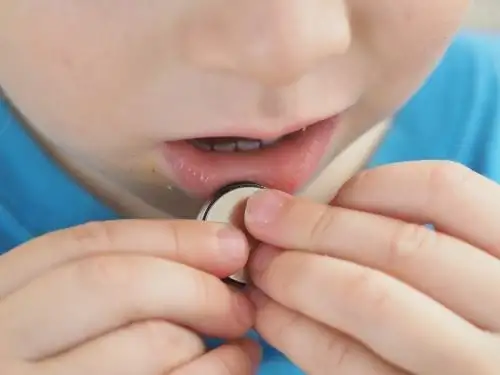 Tenga cuidado con lo que su niño se lleva a la boca. Foto: ANDINA/difusión.