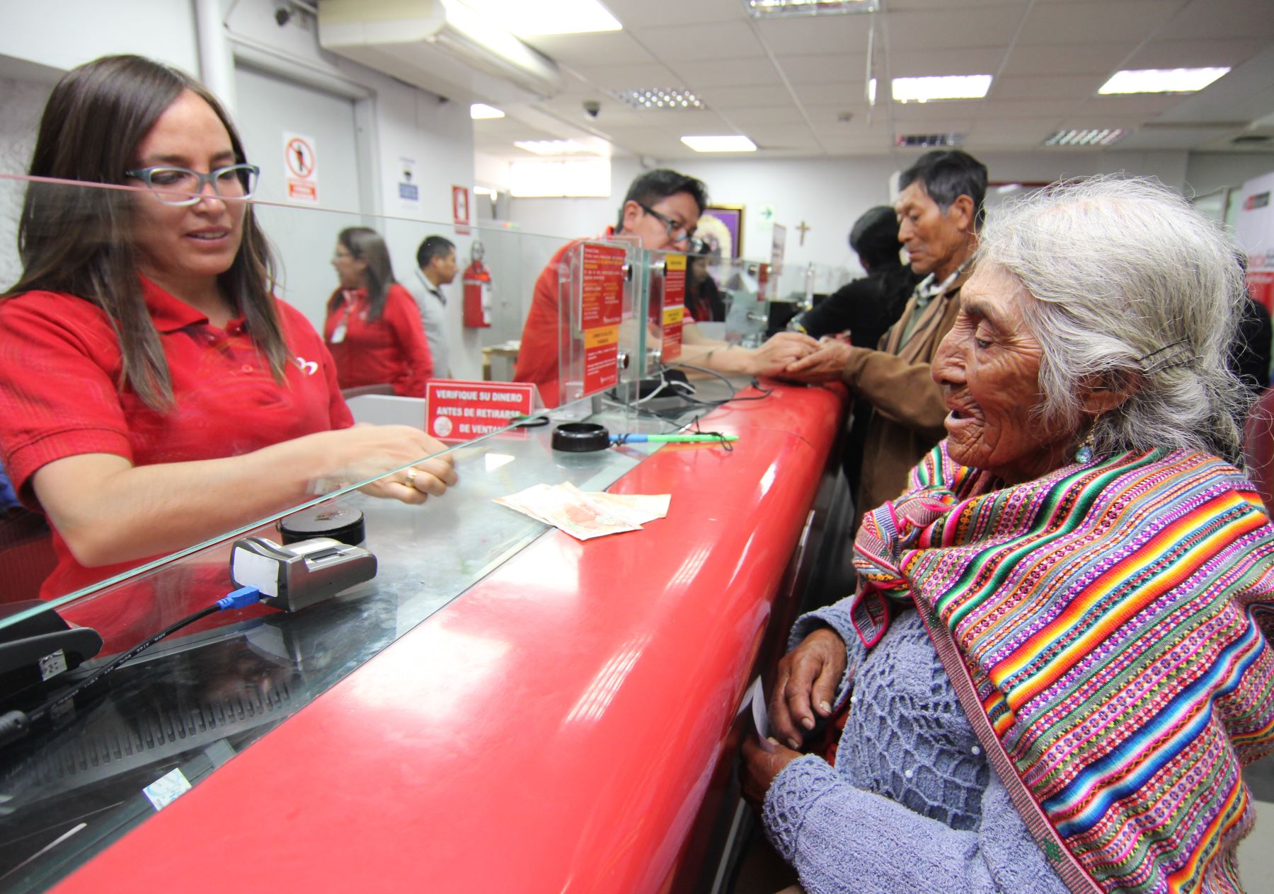 Con una jornada especial, este domingo 26 el programa Pensión 65 realizará el pago de subvención económica a sus usuarios de la ciudad de Puno. Foto: ANDINA/difusión.