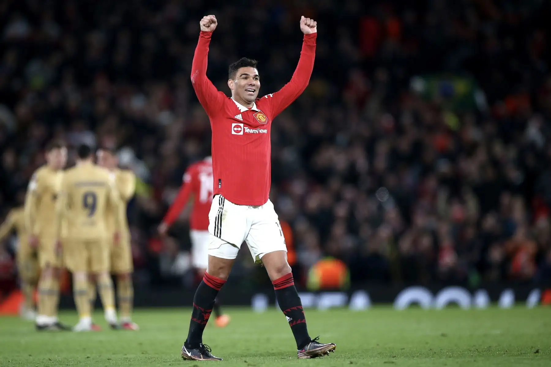 Casemiro del Manchester United celebra después del partido de segunda vuelta de la Liga Europea de la UEFA entre el Manchester United y el FC Barcelona en Manchester, Gran Bretaña.
Foto: EFE