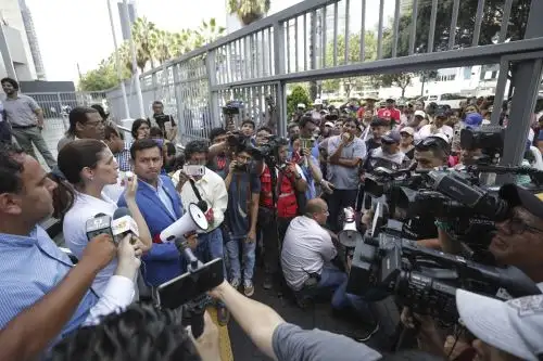 La ministra de Vivienda, Construcción y Saneamiento, Hania Pérez de Cuéllar, se reunió hoy con representantes y pobladores de los distritos de Ventanilla y Mi Perú. Foto: Cortesía.