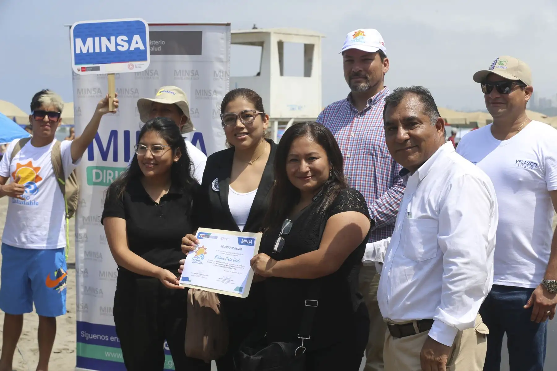 Minsa entrega el premio “Playa y Restaurante Saludable de Lima Sur - Verano 2023”, donde se reconoció a los gobiernos locales y establecimientos que garantizaron mantenimiento, higiene y salubridad para la población, según los lineamientos vigentes del Ministerio de Salud.
Foto: ANDINA/Tatiana Gamarra