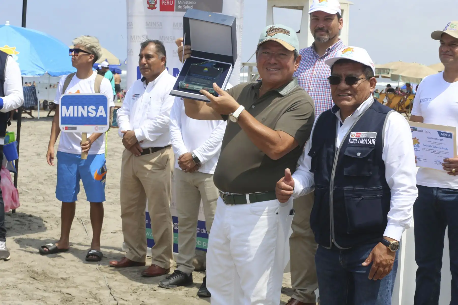 Minsa entrega el premio “Playa y Restaurante Saludable de Lima Sur - Verano 2023”, donde se reconoció a los gobiernos locales y establecimientos que garantizaron mantenimiento, higiene y salubridad para la población, según los lineamientos vigentes del Ministerio de Salud.
Foto: ANDINA/Tatiana Gamarra