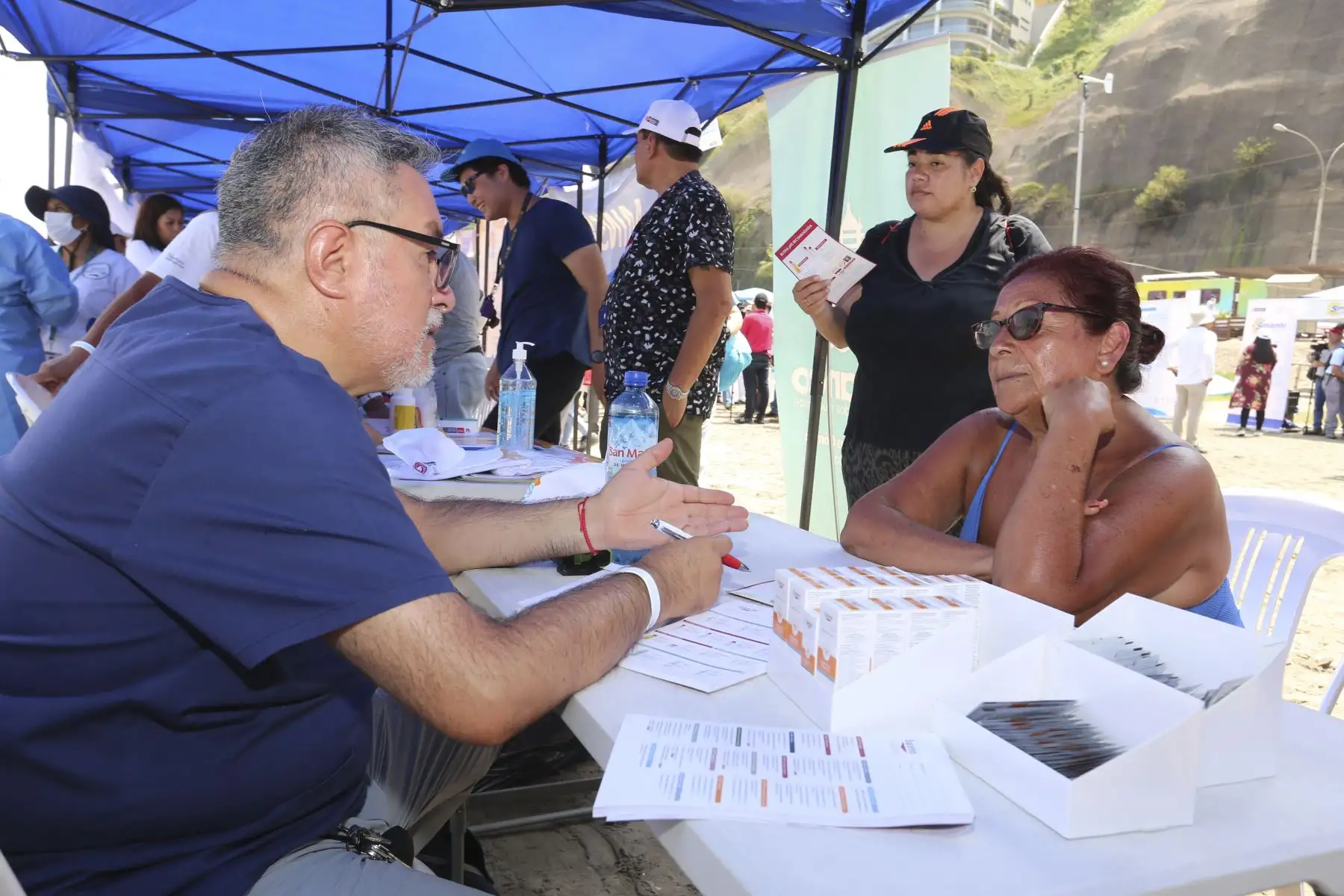 El Minsa también habilitó stands de atención al público en el marco del verano saludable 2023 en la playa “Los Yuyos” de Barranco. Foto: ANDINA/Tatiana Gamarra