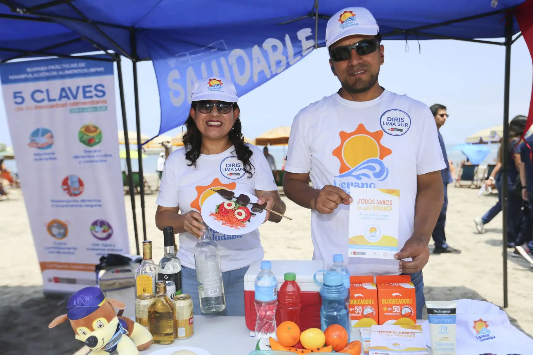 El Minsa también habilitó stands de atención al público en el marco del verano saludable 2023 en la playa “Los Yuyos” de Barranco. Foto: ANDINA/Tatiana Gamarra