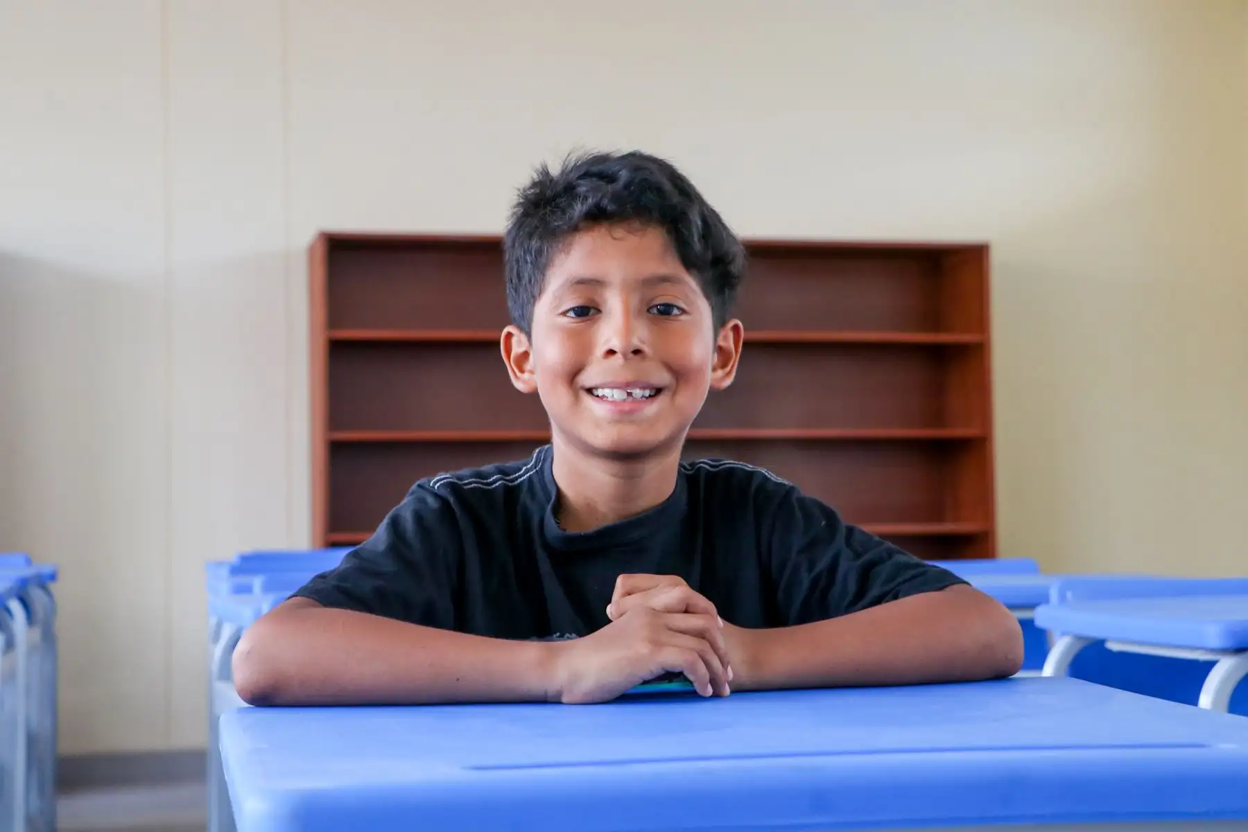Más de 700 alumnos de los niveles de primaria y secundaria del colegio chiclayano volverán a clases presenciales luego de 3 años de virtualidad. Los niños y adolescentes estudiarán en dos turnos: mañana y tarde con el inicio del año escolar 2023. 
Foto: ANDINA/ARCC