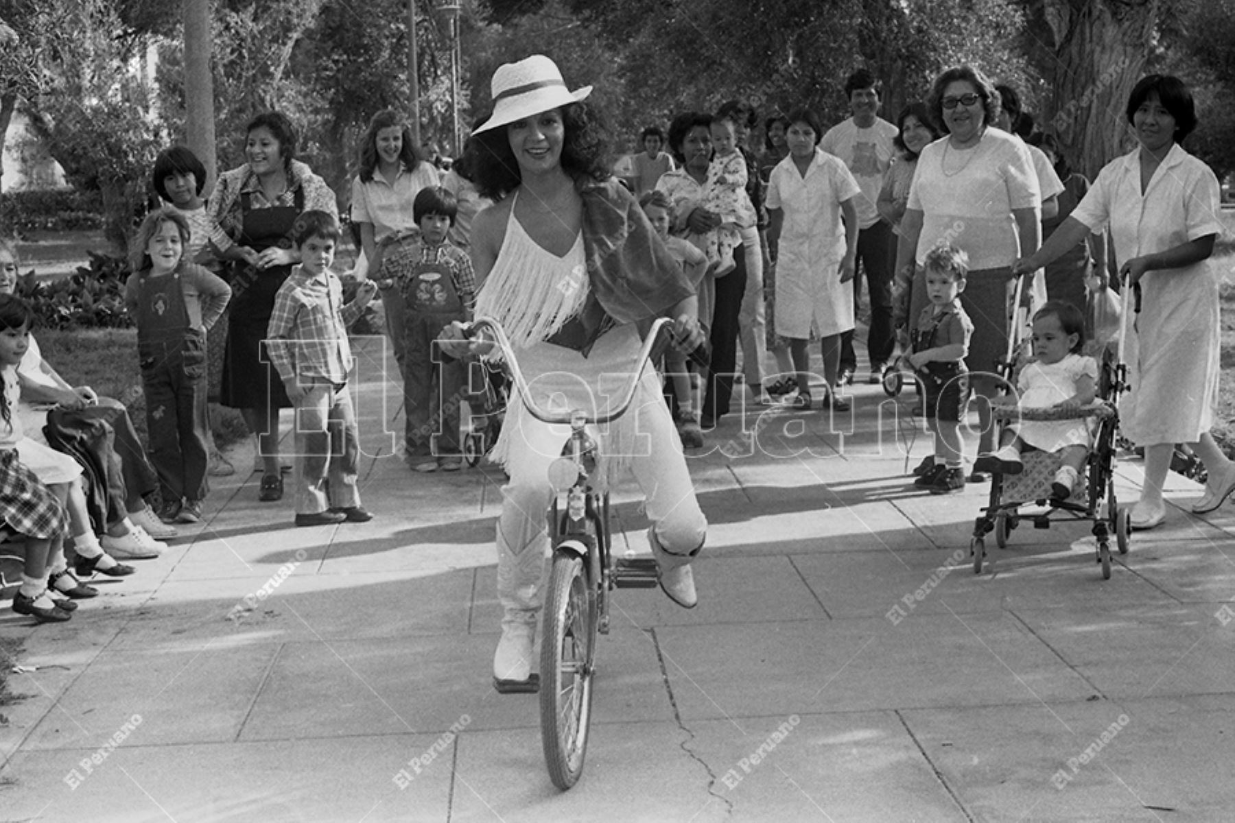 Yola Polastri la Reina de los niños del Perú cumple 73 años Galería