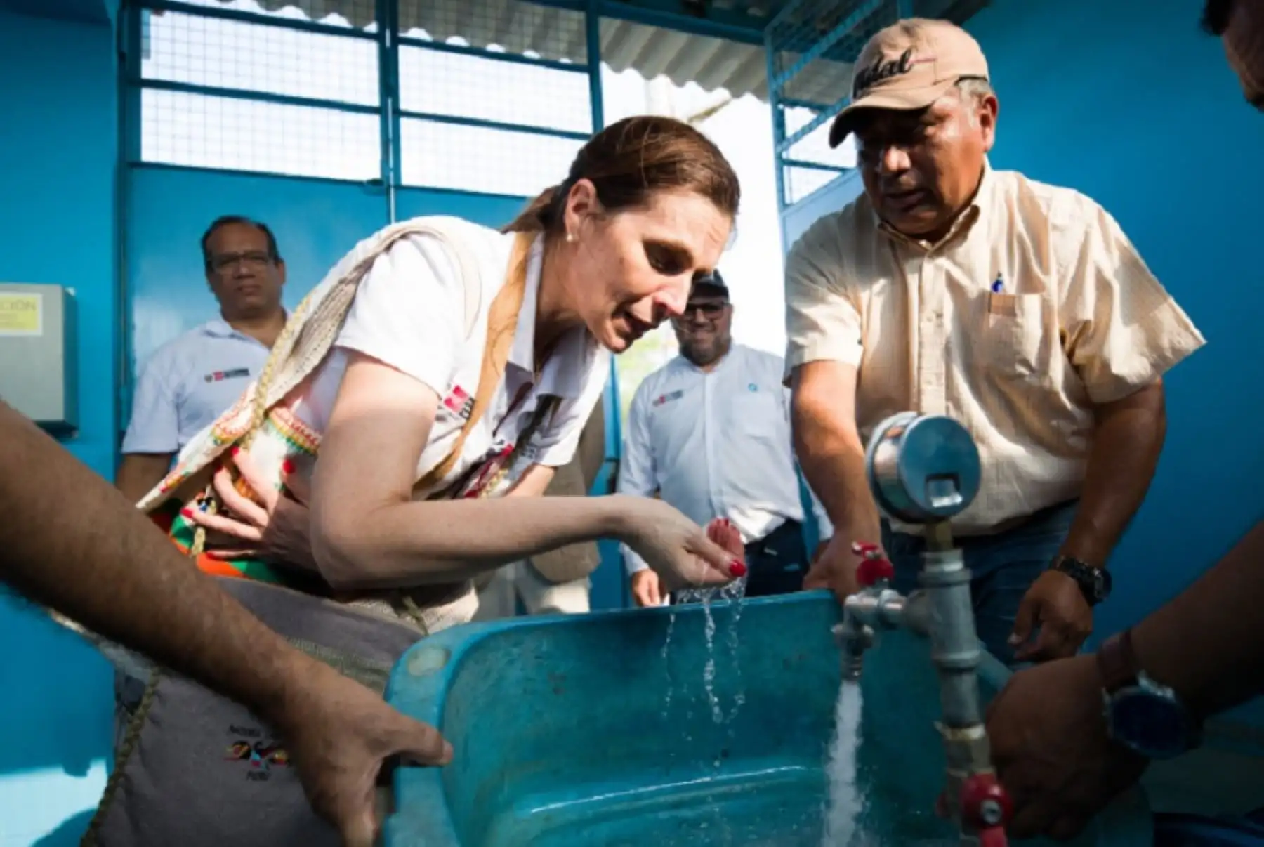 La ministra de Vivienda, Construcción y Saneamiento, Hania Pérez de Cuéllar, anunció el lanzamiento de una estrategia multisectorial para la medición de los niveles de contaminación de metales pesados en el agua potable, destinada al consumo humano, a nivel nacional.