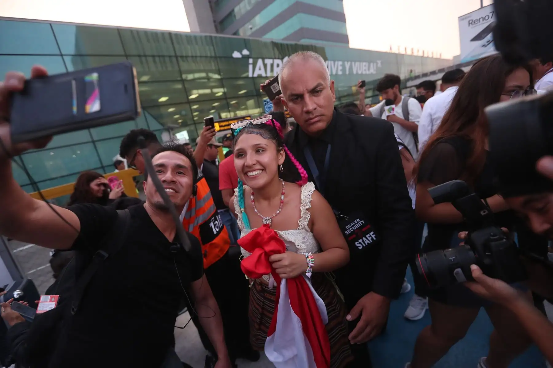 Así fue la llegada de Milena Warthon a Lima luego de ganar la "Gaviota de Plata" en Viña del Mar 2023 Foto: ANDINA/Ricardo Cuba