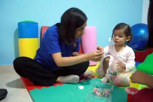 Estimulación temprana incrementa el desarrollo neuronal de los niños.