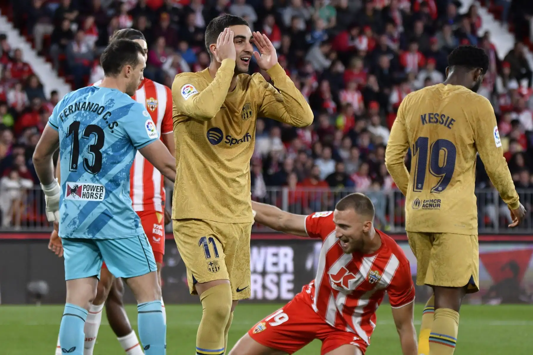 El delantero español del FC Barcelona, Ferrán Torres , lamenta una ocasión durante el encuentro de La Liga Santander entre el UD Almería y el FC Barcelona.
Foto: EFE