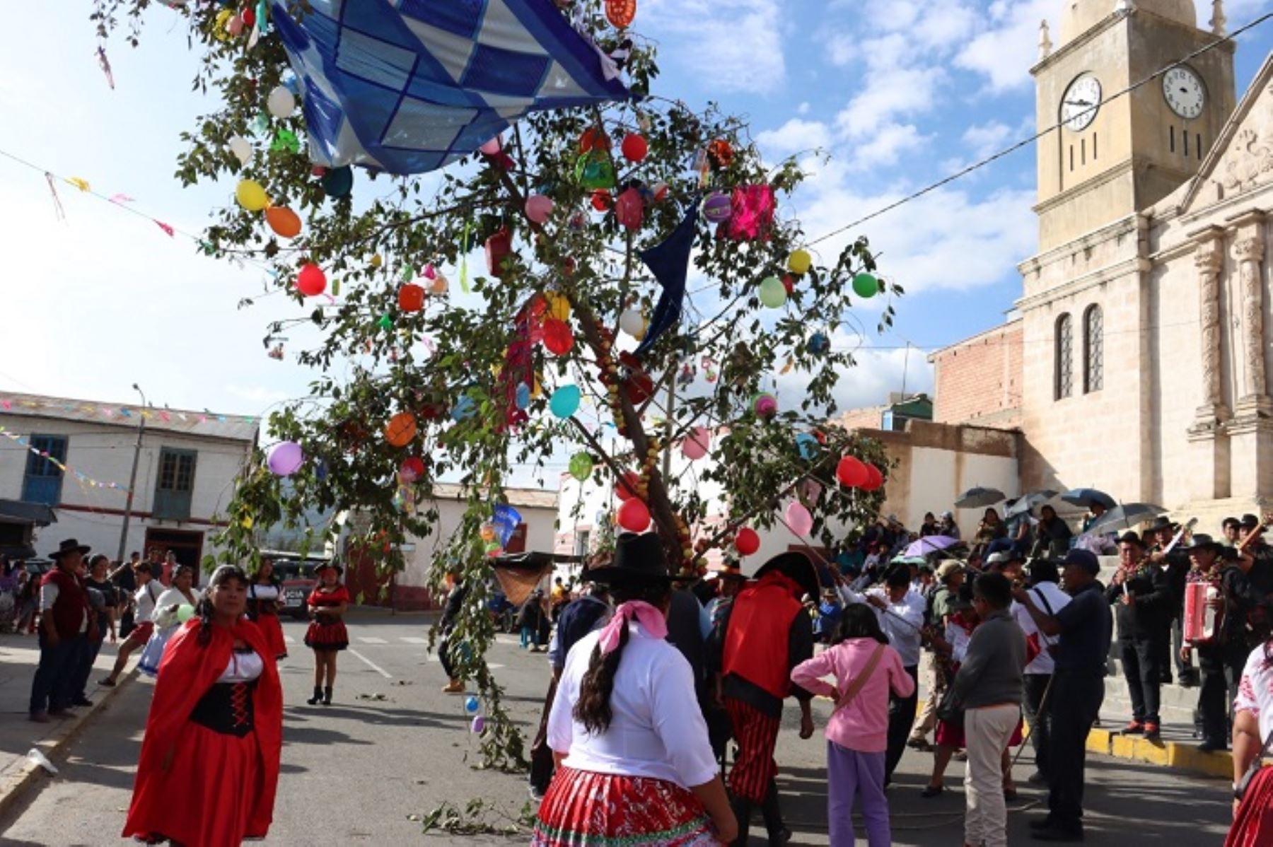 Es la primera vez que se realizan los carnavales taretños como Patrimonio Cultural de la Nación.