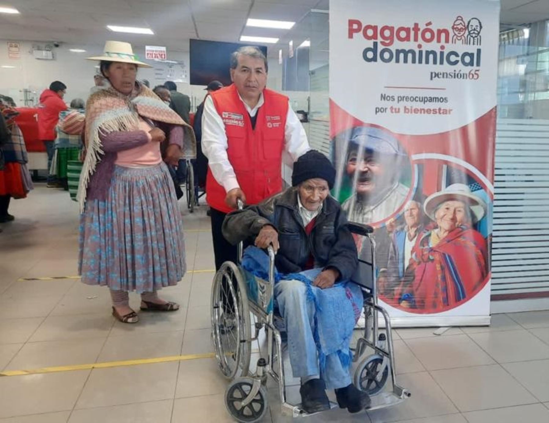 Midis resaltó el éxito de la jornada de pago para adultos mayores del programa Pensión 65 en Puno.
