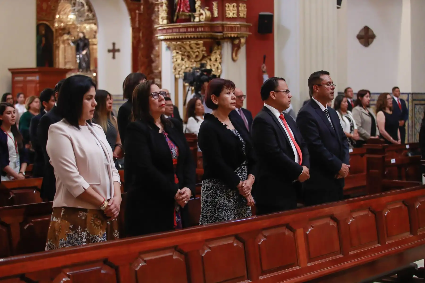 La presidenta Dina Boluarte participó en la misa por el 27 aniversario de la Dirección General de Defensa Pública y Acceso a la Justicia del Ministerio de Justicia, instancia que garantiza el derecho de defensa de todas las peruanas y peruanos. Foto: ANDINA/Presidencia Perú