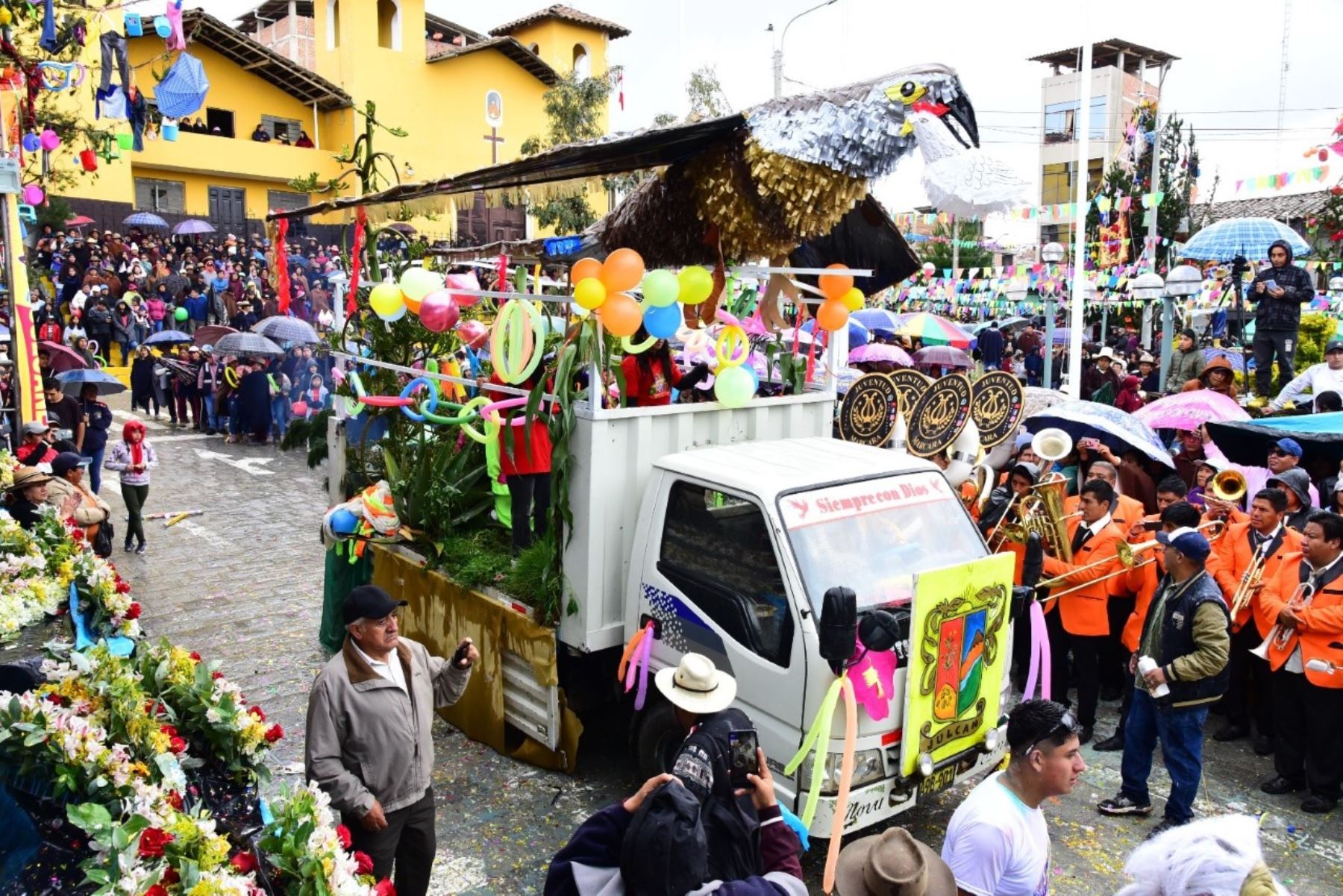 El carnaval de Julcán, en la sierra de La Libertad, fue un éxito total. Hubo masiva asistencia de público y los negocios locales incrementaron sus ingresos en un 50 %. ANDINA/Difusión