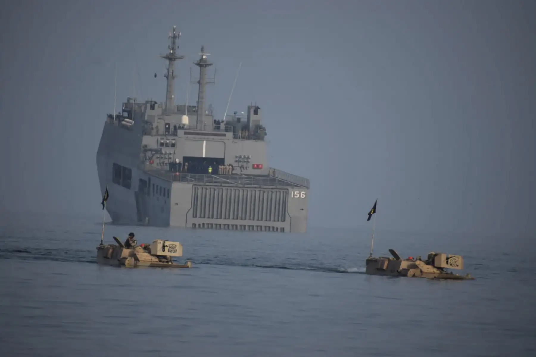 El viaje de instrucción, que contempló de manera simultánea, la ejecución de un entrenamiento operacional de las fuerzas navales, incluyó también, la recalada de unidades navales en los puertos de Paita, Salaverry, Chimbote y Pisco, donde los cadetes navales y alumnos, llevaron a cabo un nutrido programa de actividades protocolares, cívico-militares, culturales y limpieza de playas, orientadas a fortalecer la presencia naval en el litoral peruano y las relaciones con la población de las diferentes regiones