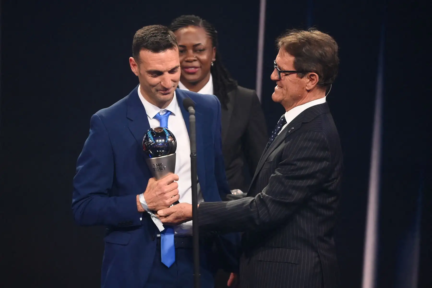 El entrenador de Argentina, Lionel Scaloni, pronuncia un discurso después de recibir el premio al Mejor Entrenador Masculino de la FIFA durante la ceremonia de los Premios al Mejor Fútbol de la FIFA 2022 en París el 27 de febrero de 2023.
Foto: AFP