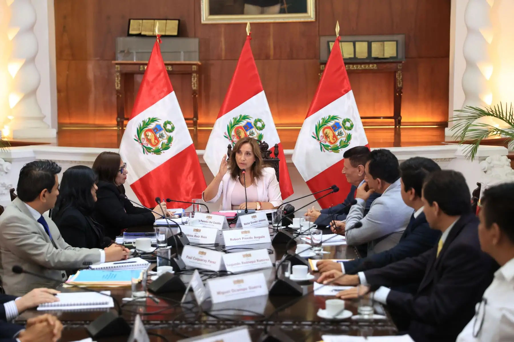 La presidenta Dina Boluarte se reunió con alcalde de Abancay, Néstor Peña y anunció que el Ejecutivo trabaja la agenda Apurímac para impulsar el desarrollo de la región.

Foto: ANDINA/Difusión