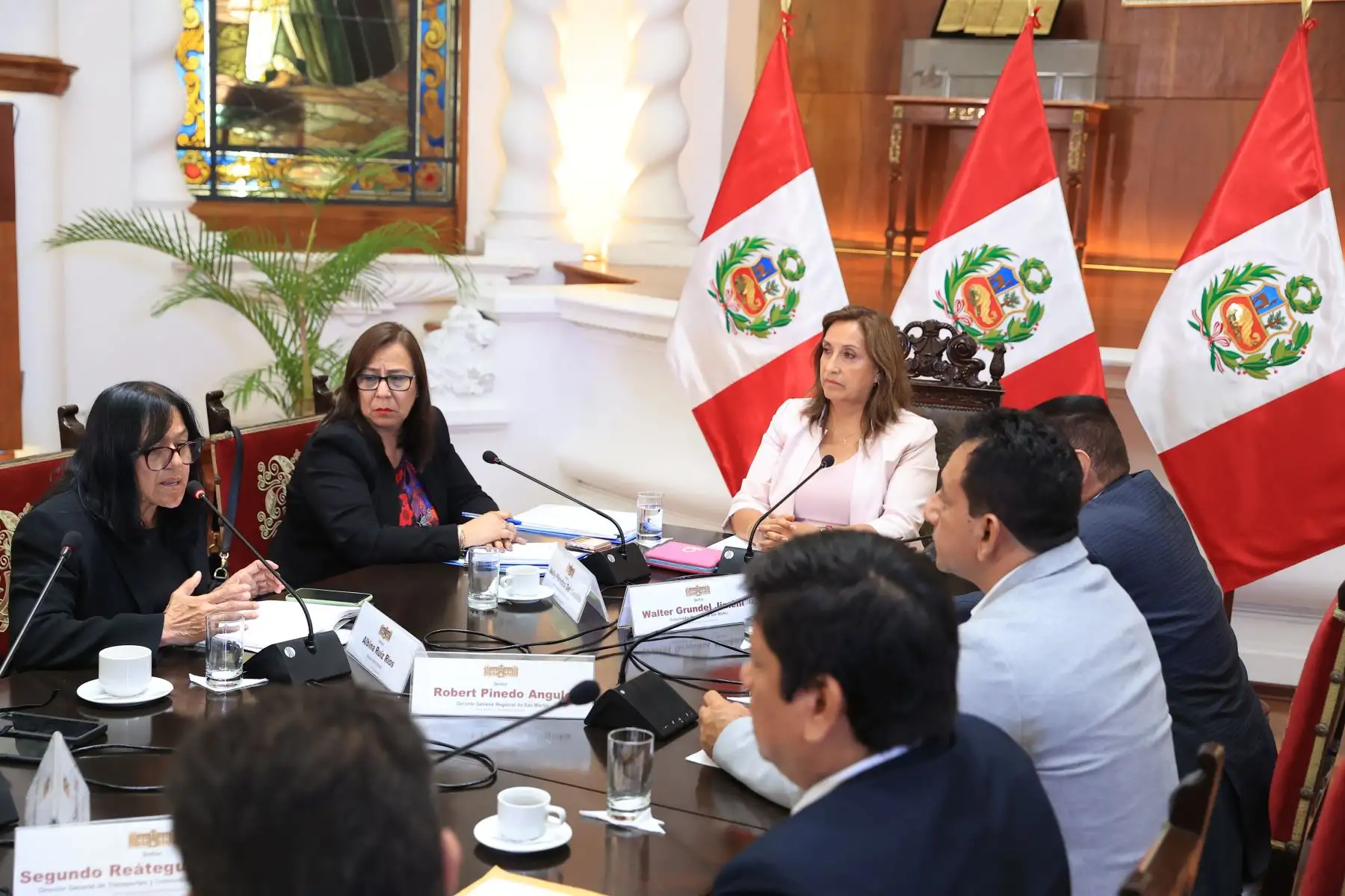 La presidenta Dina Boluarte se reunió con alcalde de Abancay, Néstor Peña y anunció que el Ejecutivo trabaja la agenda Apurímac para impulsar el desarrollo de la región.

Foto: ANDINA/Difusión