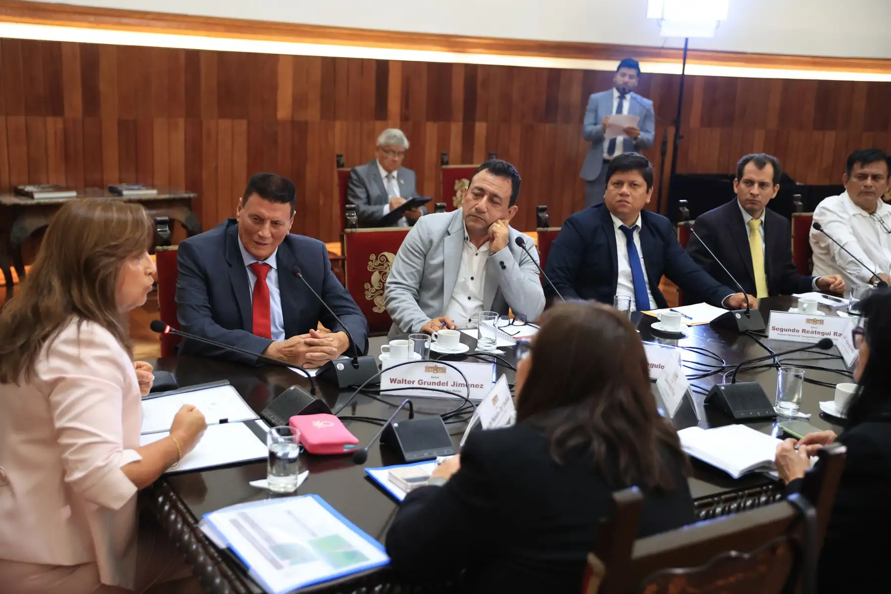 La presidenta Dina Boluarte se reunió con alcalde de Abancay, Néstor Peña y anunció que el Ejecutivo trabaja la agenda Apurímac para impulsar el desarrollo de la región.

Foto: ANDINA/Difusión