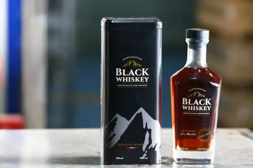 Whisky peruano, elaborado a base de maíz morado, se posiciona en el top 10 de los mejores del mundo. ANDINA/Eddy Ramos
