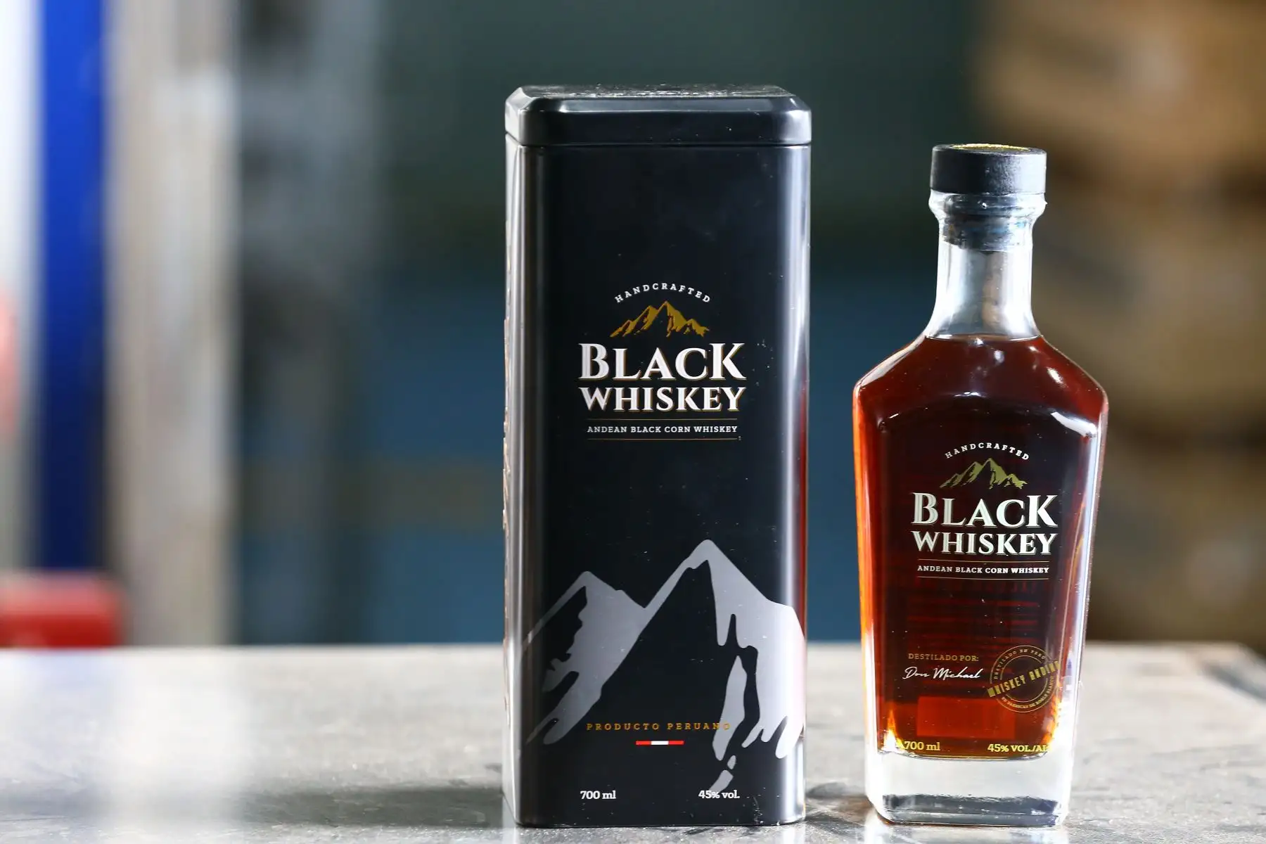 Su producto más conocido como  ‘Black Whiskey’ fue reconocido como “El mejor del mundo” en el certamen The Worl Su producto más conocido como  ‘Black Whiskey’ fue reconocido como “El mejor del mundo” en el certamen The Worl