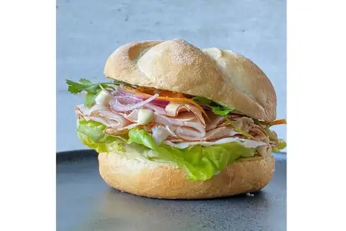 La butifarra nació durante la época colonial, cuando el consumo de embutidos se incorporó a nuestro aservo culinario. ANDINA/Marca Perú.