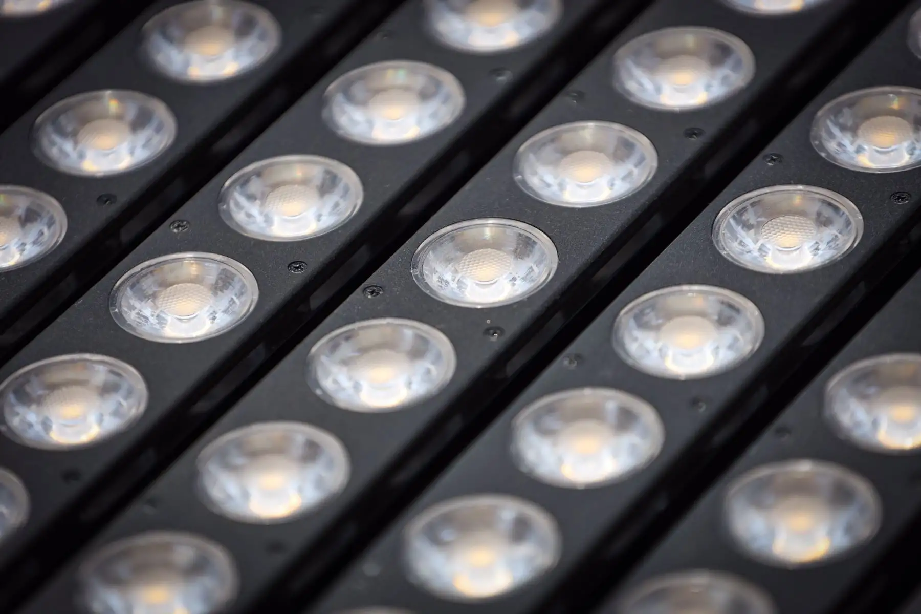 Universitario de Deportes utilizó sus redes sociales para dar a conocer la instalación de las luces en el coloso "crema”. Los trabajos de instalación se encuentran en pleno proceso y según informaciones, en los próximos días habrá una prueba de la nueva iluminación.
Foto: ANDINA/Universitario